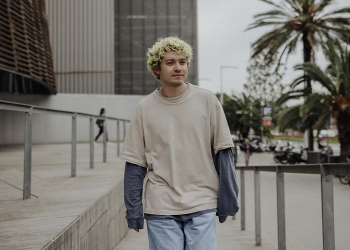 Nyaman dan Cocok di Berbagai Acara, Simak 5 Paduan Outfit Oversize Style untuk Pria Tahun 2025