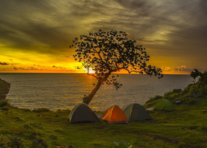 Simak Hidden Gem Wisata Terbaru 2024 Pantai Gunungkidul, Bak Private Camping Dengan Panorama Sunset Cek Disini