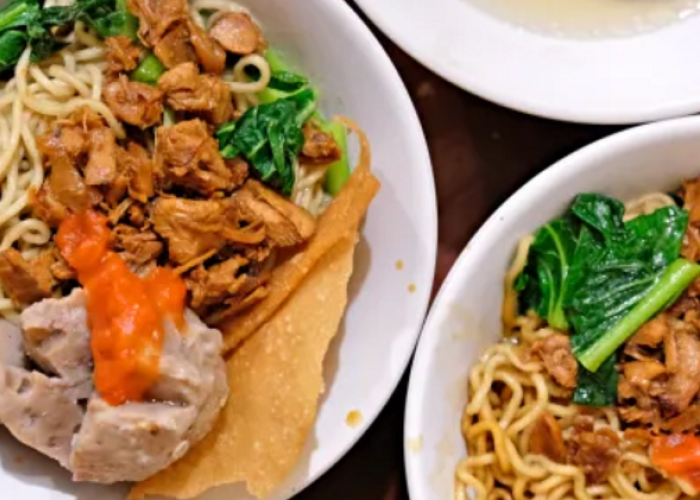 Kuah Ngaldu dan Pangsit Lembut Mie Ayam Terenak di Jakarta Selatan ini Bikin Nagih