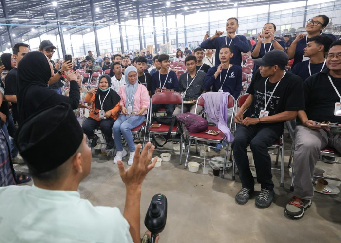 Kisah Tika, Difabel yang Kini Bangkit Berkat Pekerjaan di Pabrik Rokok
