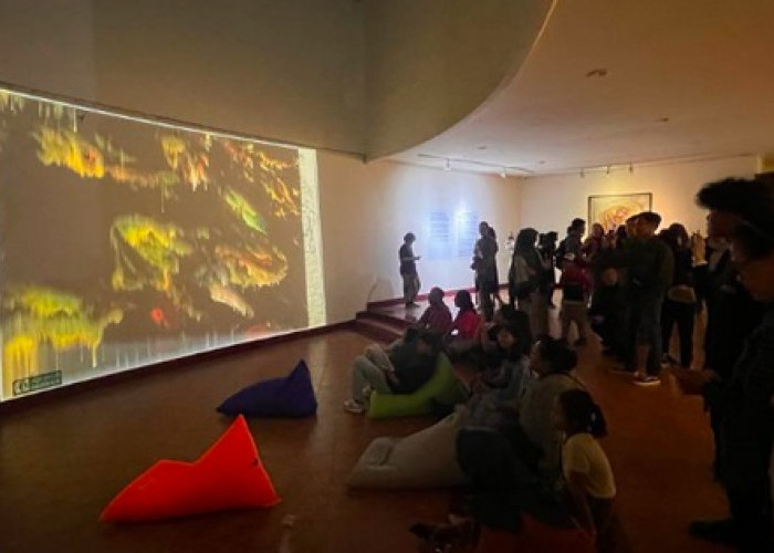 Istimewa, Seni Cahaya pada Sumonar 2023 Tampil Indah dan Menawan di Museum Affandi