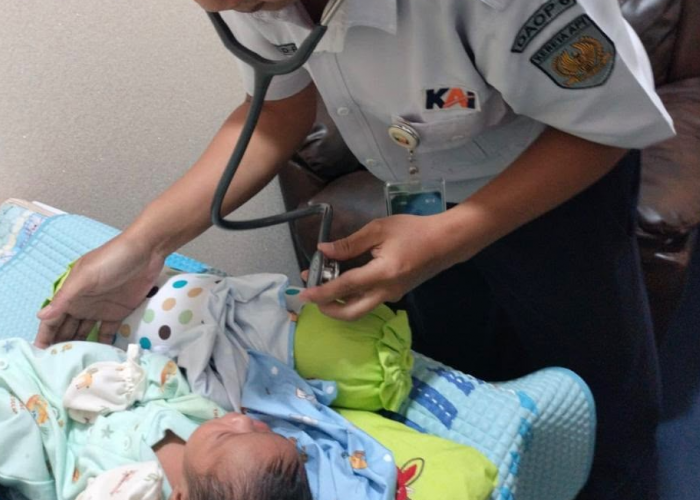 Bayi Ditemukan Terlantar di Toilet KA Sancaka Relasi Yogyakarta-Surabaya, Dievakuasi di Solo Balapan