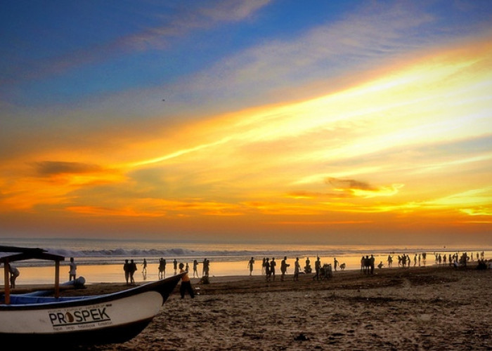 7 Pantai Batang Wisata Terbaru 2024 Dengan Pemandangan Sunrise dan Sunset Terbaik
