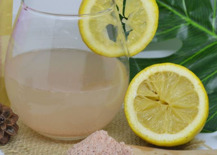 8 Manfaat Kombinasi Garam Himalaya dan Lemon untuk Kesehatan, Atasi Semua Racun Dalam Tubuhmu!
