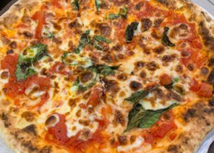 Keunikan Destinasi Pizza Terbaik di Bandung Cocok Untuk Nongkrong Bareng Bestie, Berikut Ulasan Lengkapnya