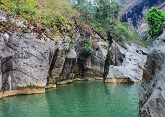 5 Pilihan Wisata Hidden Gem Bandung Tawarkan Pemandangan Alam Asri Memanjakan Mata