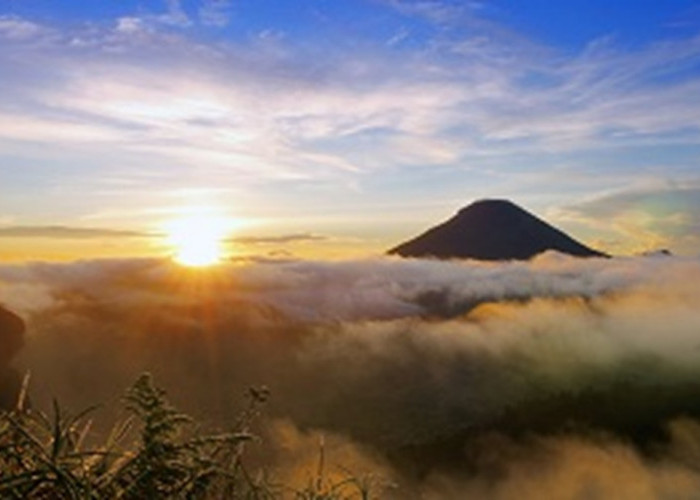 Siap-siap Tercengang! Berikut Deretan Spot Sunrise Terbaik di Dieng dengan Panorama Indah Luar Biasa