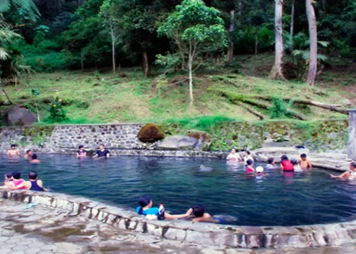 5 Pemandian Air Panas Terbaik Jawa Timur, Cocok untuk Berendam dan Wisata Keluarga