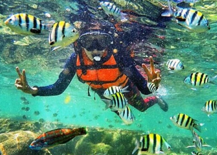 Pesona Snorkeling dan Ketenangan di Pantai Nglambor Yogyakarta