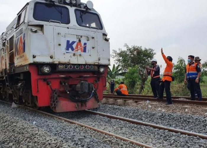 Gempa Batang, Tiga Perjalanan Kereta Api Terpaksa Berhenti Luar Biasa