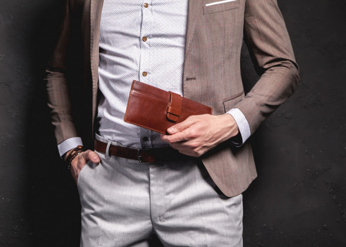 4 Rekomendasi Clutch Bag Terbaik untuk Pria, Berikan Sentuhan Elegan di Setiap Acara