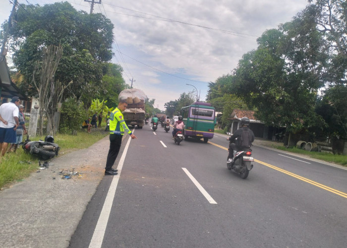 Truk Tabrak Motor di Sentolo Kulon Progo, Pengendara Vario Terluka