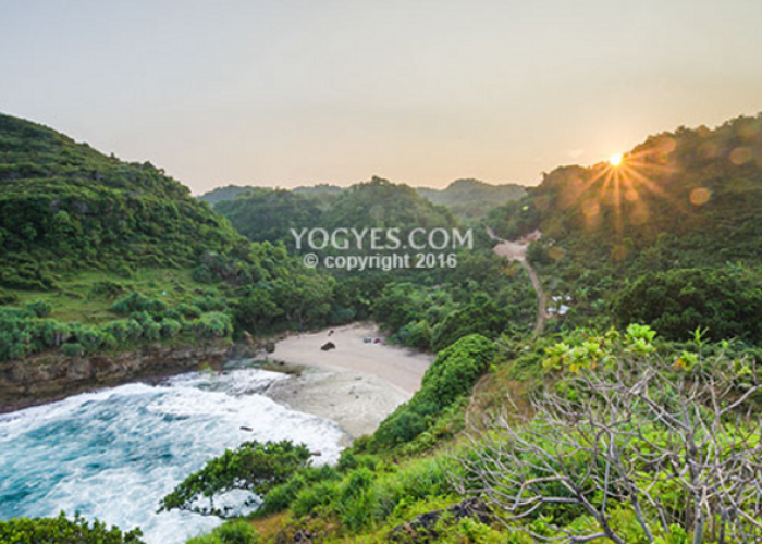 Kedamaian Nuansa Privat Pesisir Selatan Yogyakarta di Pantai Ngetun, Cek Info Lengkapnya Disini﻿
