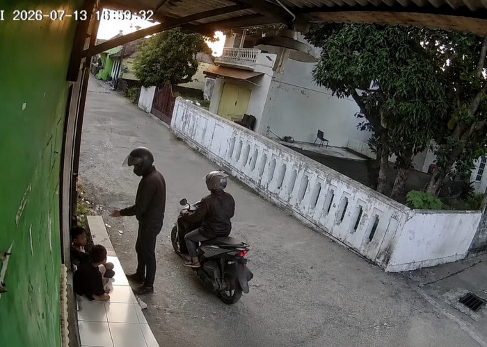 Jangan Biarkan Anak Bermain HP di Pinggir Jalan, Jika Tak Ingin Kejadian Seperti di Banyuraden Terulang
