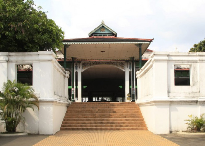 Menelusuri Bangunan Siti Hinggil, Singgasana Sang Sultan di Keraton Yogyakarta