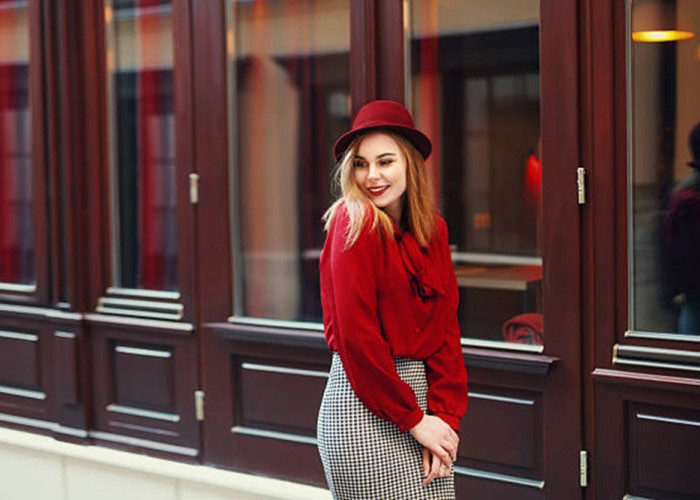 Inspirasi Atasan Wanita Kekinian dengan Model Fashionable, Bikin Tampilan Lebih Trendi