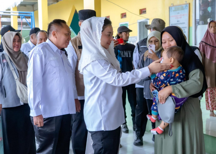 Bupati dan Dinkesda Brebes Jamin Kesehatan Pengungsi Tanah Bergerak Desa Sridadi Kesehatannya Terlayani Spelin