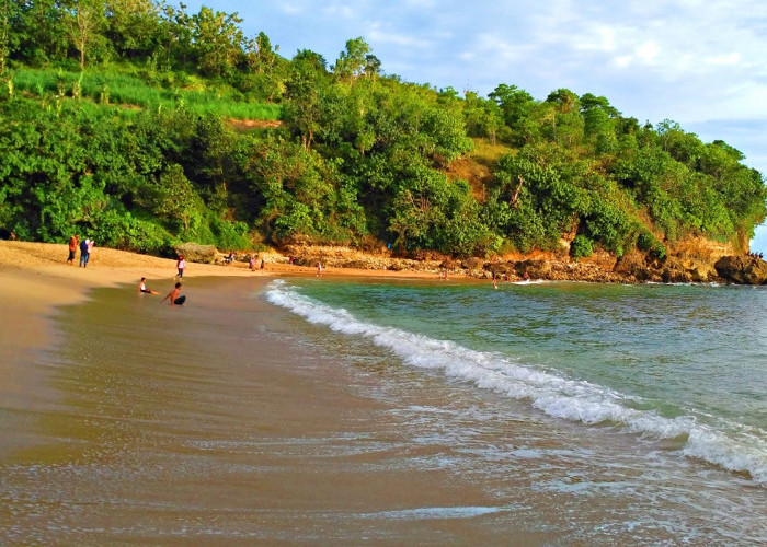 Wisata Seru Pantai Pangi Blitar: Aktivitas Menarik, Tiket Masuk, Jam Buka dan Lokasi Lengkapnya Disini