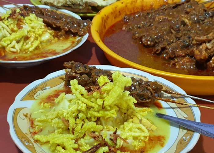 Daftar Kupat Glabed Enak di Tegal Paling Legendaris, Pilihan Kuliner Malam dengan Sate Gurih