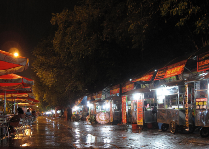 Tempat Nongkrong Malam di Solo Paling Hits, Kuliner Legendaris dengan Harga Pelajar