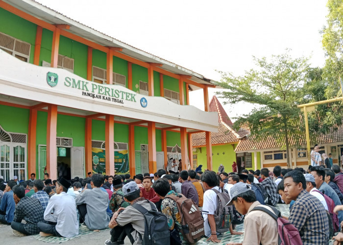 Peringati Maulid Nabi Muhammad SAW, SMK Peristek Kabupaten Tegal Gelar Pengajian Akbar
