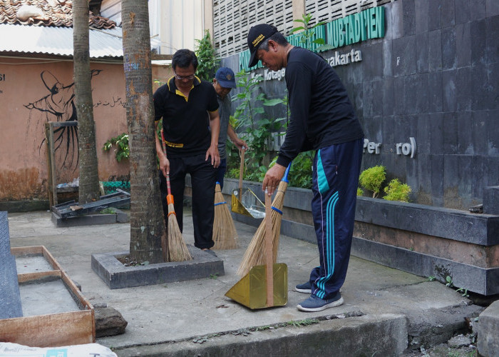 PP Kotagede Hidayatul Mubtadi-ien Terapkan Biopori untuk Kelola Sampah Organik Pesantren