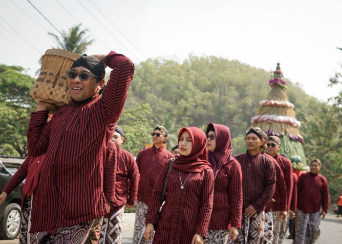Kenduri Ageng GUnungkidul di Pantai Baron, 18 Kapanewon Bawa GUnungan dan Ingkung