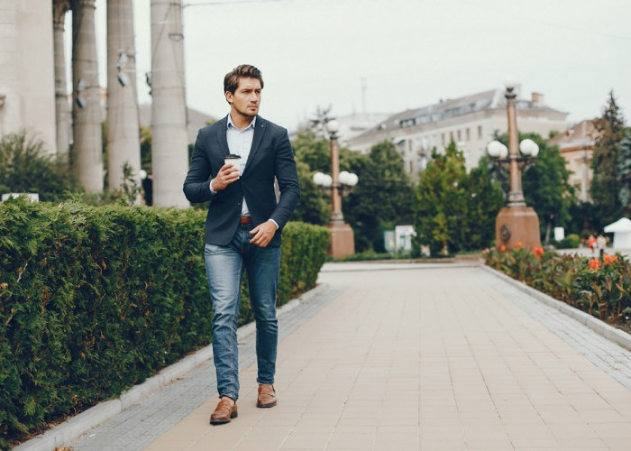 Ciptakan Kesan Modis dan Santai, Inilah 4 Ide Paduan Smart Casual Outfit untuk Pria yang Bisa Kamu Coba