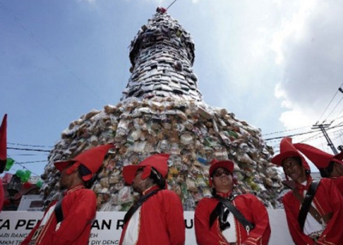 Gunungan Oleh-oleh Khas Yogyakarta Setinggi 11 Meter Pecahkan Rekor MURI Dunia