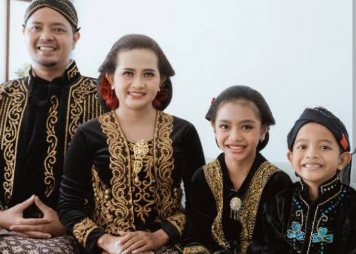 Wow Ini dia 5 Pakaian Adat di Indonesia yang Mendunia! No 5 Ternyata Sering Kita Pakai Loh!