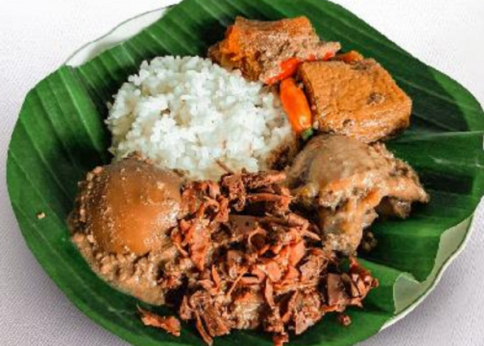 Sensasi Berburu Gudeg Malam Jogja, Kuliner Legendaris Penyelamat Lapar