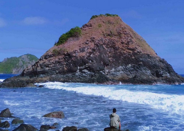 Visual Anti Mainstream Memanjakan Mata, Simak Aktivitas Menarik di Wisata Pantai Telawas Lombok