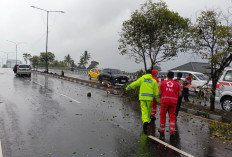 Mitsubishi SS Diduga Hilang Kendali, Tabrak Dua Mobil di Jembatan Kaliabu Gamping