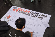‘Kami Sudah Sangat Terjepit’, Curhat Relawan Muda di Tengah Aksi Rakyat Memanggil di Gejayan