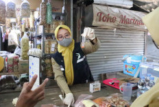 Cegah Peredaran Makanan Tak Laik Konsumsi, Pengawas Terpadu Kabupaten Brebes Blusukan Pasar Tradisional