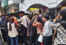 Angkringan Gratis Malioboro Diserbu Warga dan Wisatawan, Ribuan Porsi Nasi Kucing Ludes Sekejap