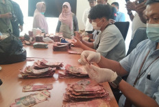 Uang Rp 1,51 Miliar Milik Warga Batang Dalam Koper Terendam Rob, KPwBI Tegal Layani Penukaran Uang Rusak
