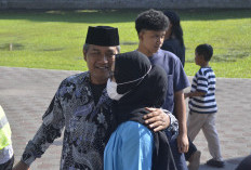 359 Jamaah Haji Kota Yogyakarta Tiba di Balai Kota, Disambut Haru Keluarga
