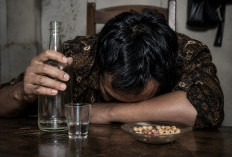 Kurir Ojek Online Masuk di Rumah Warga Setelah Hilang Kesadaran, Tinggalkan Helm, Sandal dan Ponsel