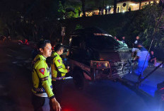 Mobil Pick Up Terbalik di Bawah Jembatan Bangkrung Sleman, Empat Orang Terluka