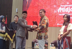 Jejak Artidjo Alkostar Terus Menyala, Tiga Aktivis Terima Penghargaan Pembela Keadilan