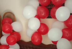 Bulan Agustus, Balon Merah Putih Bikin Penjual Balon di Bantul Senyum Sumringah