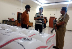 Ratusan Mahasiswa Sumatera di Yogyakarta Terima Bantuan Beras