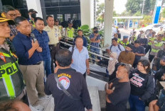 Tolak Penyitaan Aset, Ratusan Debitur UMKM Geruduk Kantor BRI Yogyakarta