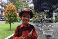 Atan, Bocah 8 Tahun dari Bantul yang Menyihir Panggung dengan Suara Emas