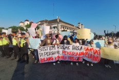 Ratusan Massa Gelar Aksi di Titik Nol Yogyakarta, Dukung MBG dan Serukan Ganyang Koruptor