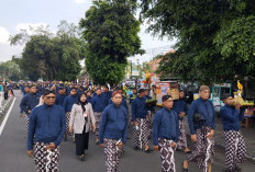  Ribuan Pamong Ikut Kirab Hasil Bumi, Wisatawan Padati Malioboro dan Keraton Yogyakarta