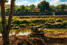 Normalisasi Sungai Serang Dimulai, Hasil Pengerukan Dimanfaatkan untuk Renovasi Stadion Cangkring