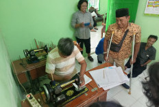 Sulap Sampah Banner Vinil Jadi Tas, Gandeng Penyandang Disabilitas Ciptakan Produk Bernilai Ekonomi