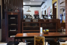 Wisata Kuliner Hits Tempat Makan Terbaik di Kawasan Kota Wisata dengan Nuansa Kopitiam Autentik